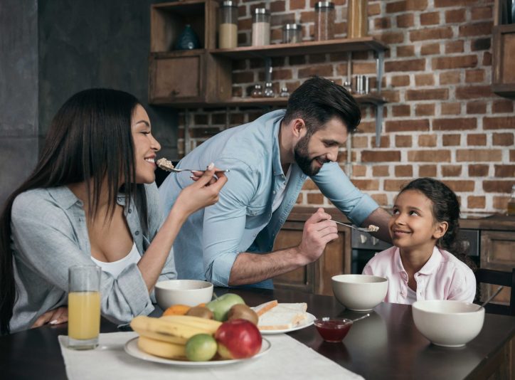 family-having-breakfast-together-at-home-2026-01-06-00-26-16-utc